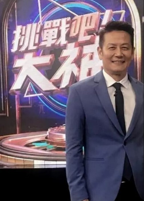 偷拍-大屌魔人高价约操白丝苗窕大奶JK装骚货 - 阿姨范影院